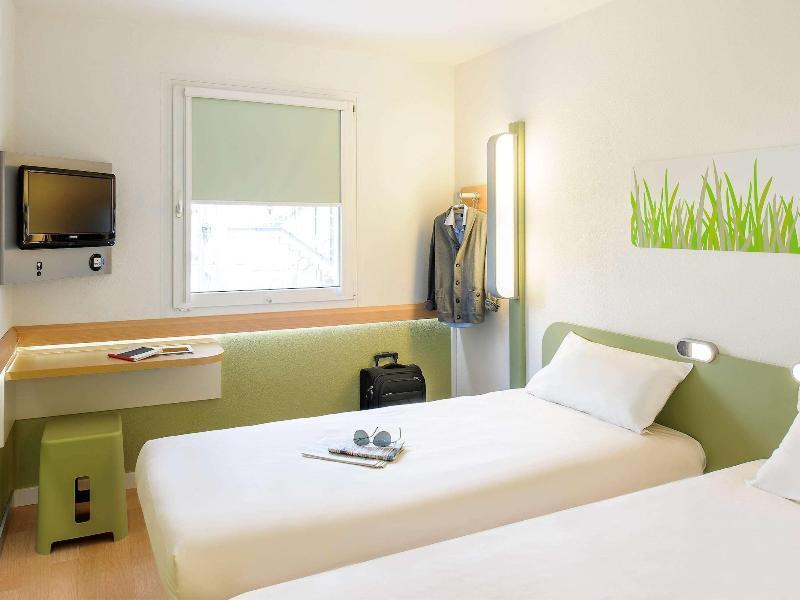 Ibis Budget Versailles トラップ エクステリア 写真