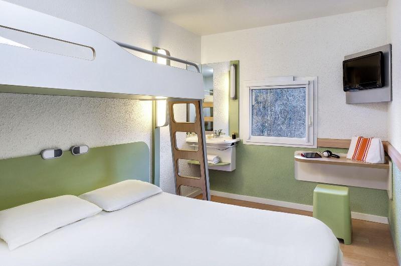 Ibis Budget Versailles トラップ エクステリア 写真