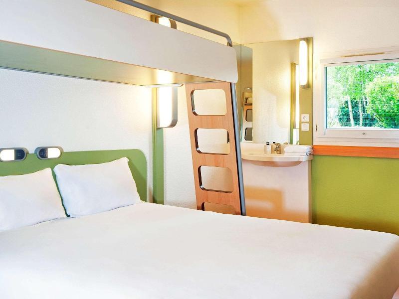 Ibis Budget Versailles トラップ エクステリア 写真
