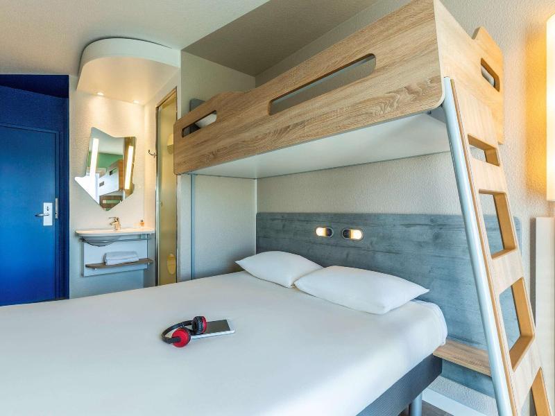Ibis Budget Versailles トラップ エクステリア 写真